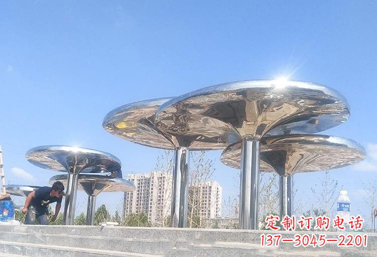 安阳不锈钢广场蘑菇凉亭雕塑