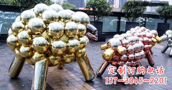 安阳不锈钢广场小羊肖恩抽象动物雕塑