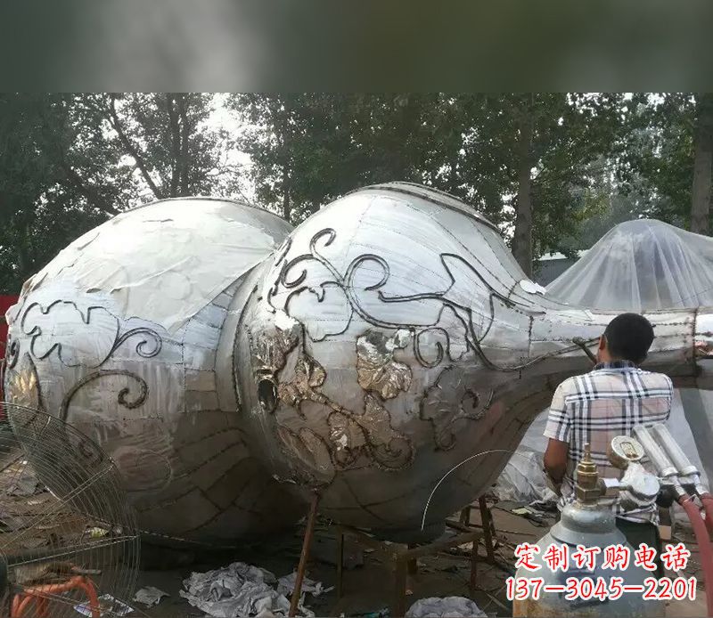 安阳不锈钢葫芦雕塑