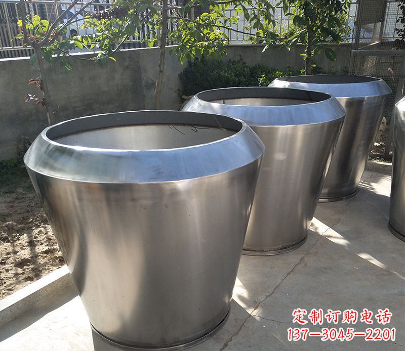 安阳不锈钢花盆雕塑