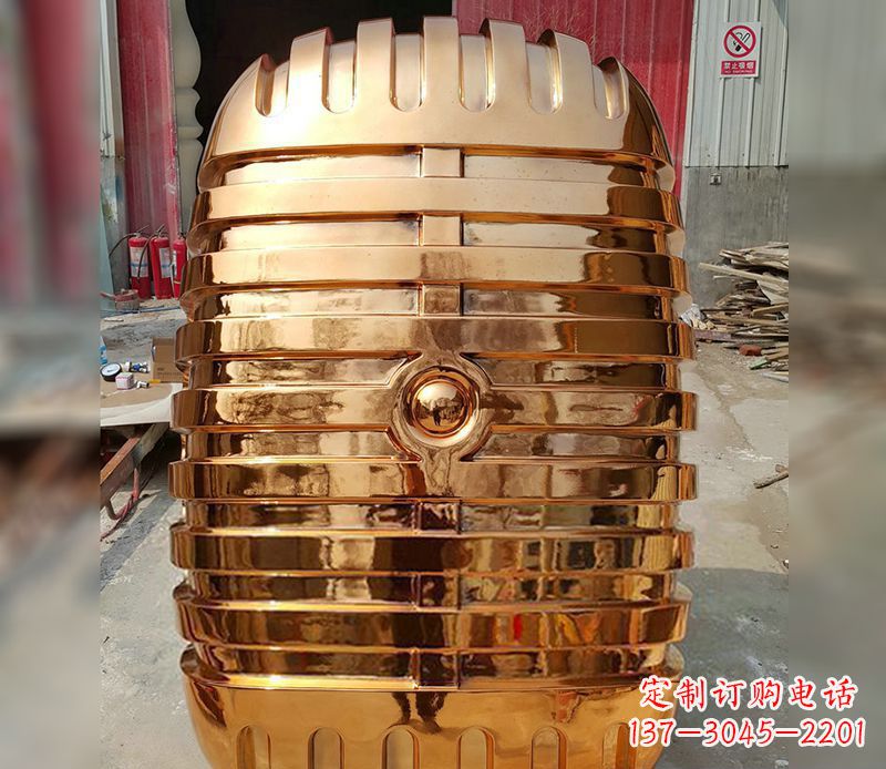 安阳不锈钢金话筒局部雕塑