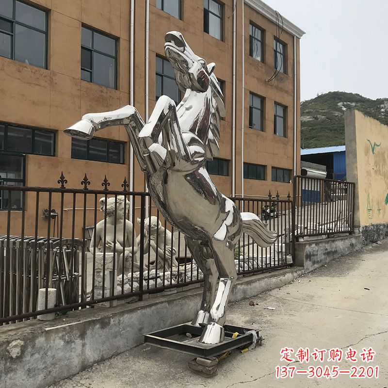 安阳不锈钢镜面奔马雕塑