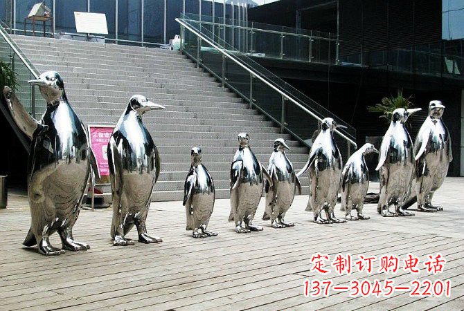 安阳不锈钢镜面抽象企鹅雕塑