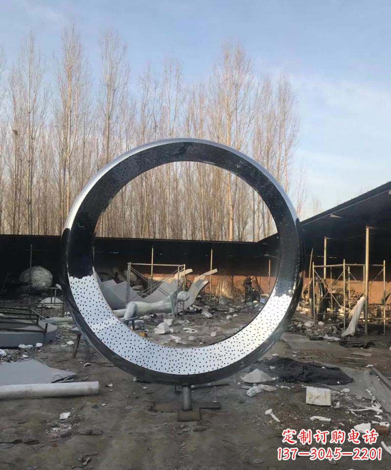 安阳不锈钢镜面抽象圆环雕塑