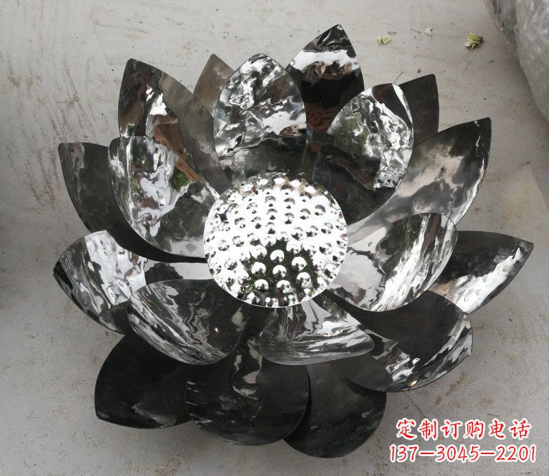 安阳不锈钢镜面荷花公园景观雕塑