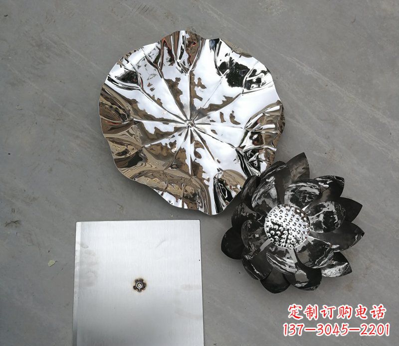 安阳不锈钢镜面荷叶公园景观雕塑