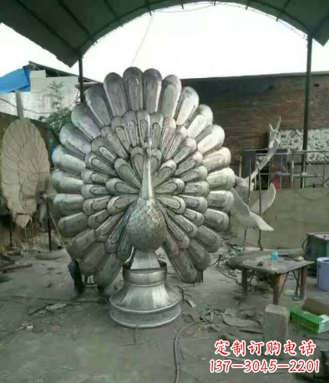 安阳不锈钢烤漆孔雀开屏雕塑