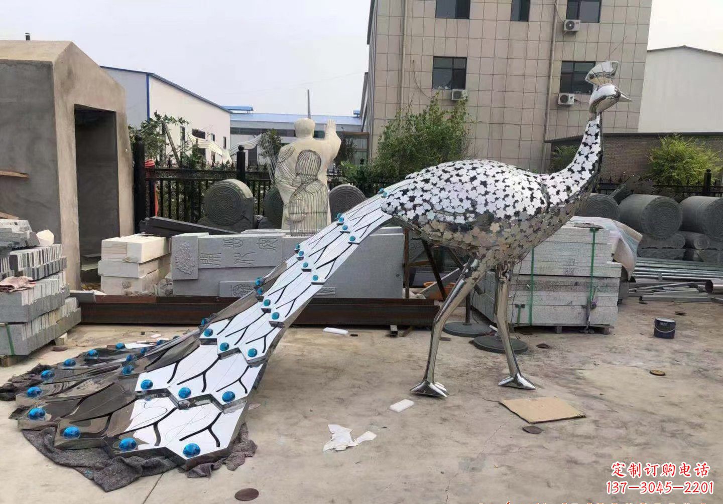 安阳不锈钢孔雀景观雕塑