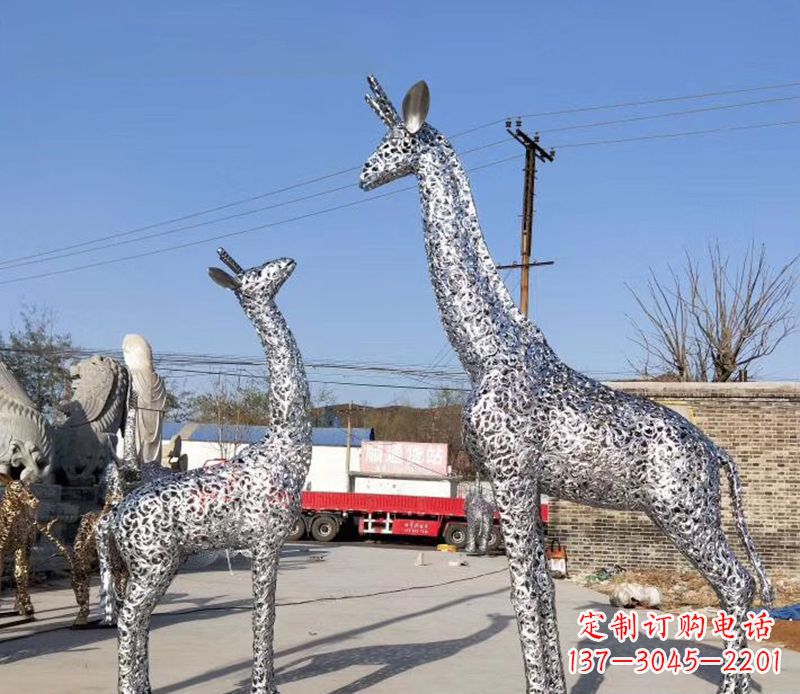 安阳不锈钢镂空动物长颈鹿雕塑