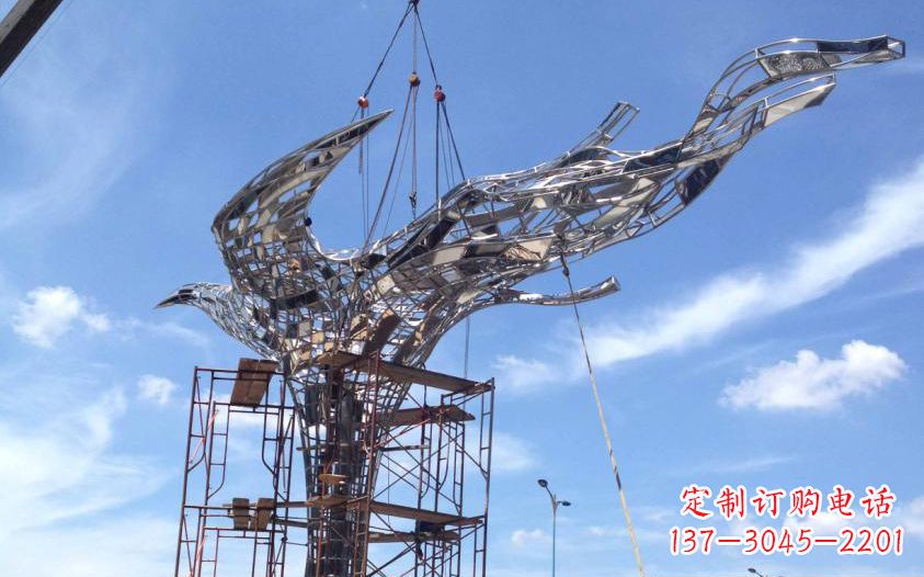 安阳不锈钢镂空鸽子雕塑