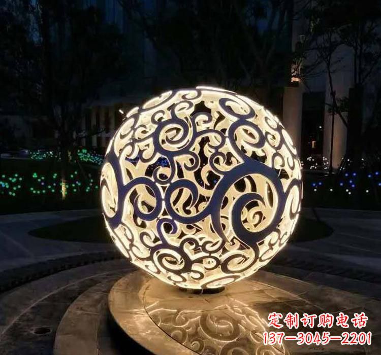 安阳不锈钢镂空球喷泉雕塑2