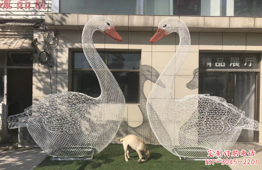 安阳不锈钢镂空天鹅雕塑户外摆件