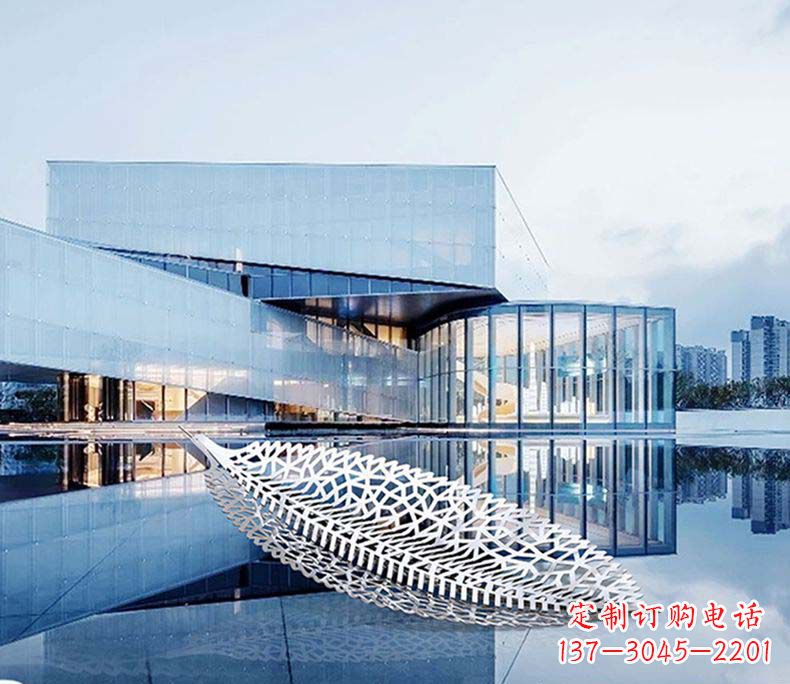 安阳不锈钢镂空一叶扁舟树叶雕塑