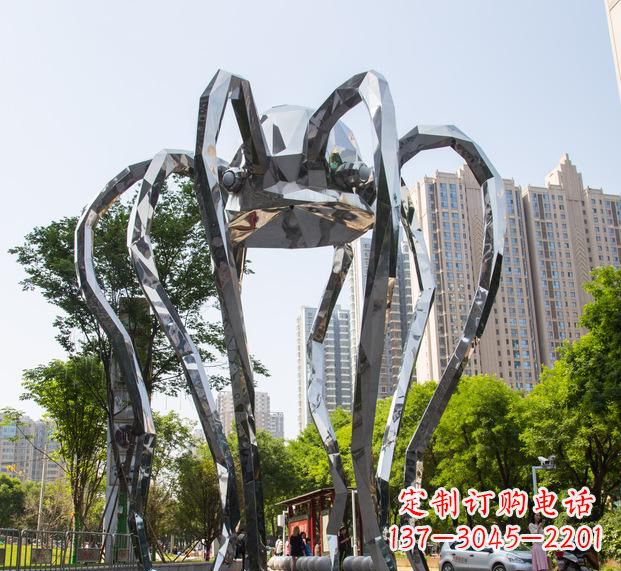 安阳不锈钢螃蟹雕塑2