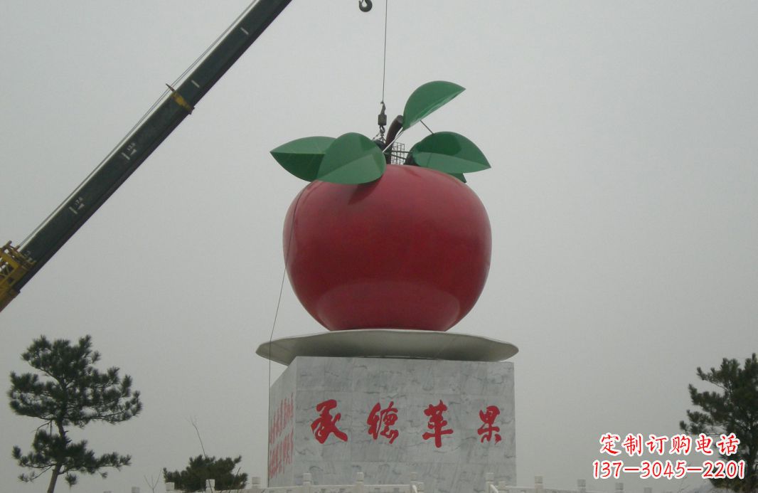 安阳不锈钢苹果景观雕塑