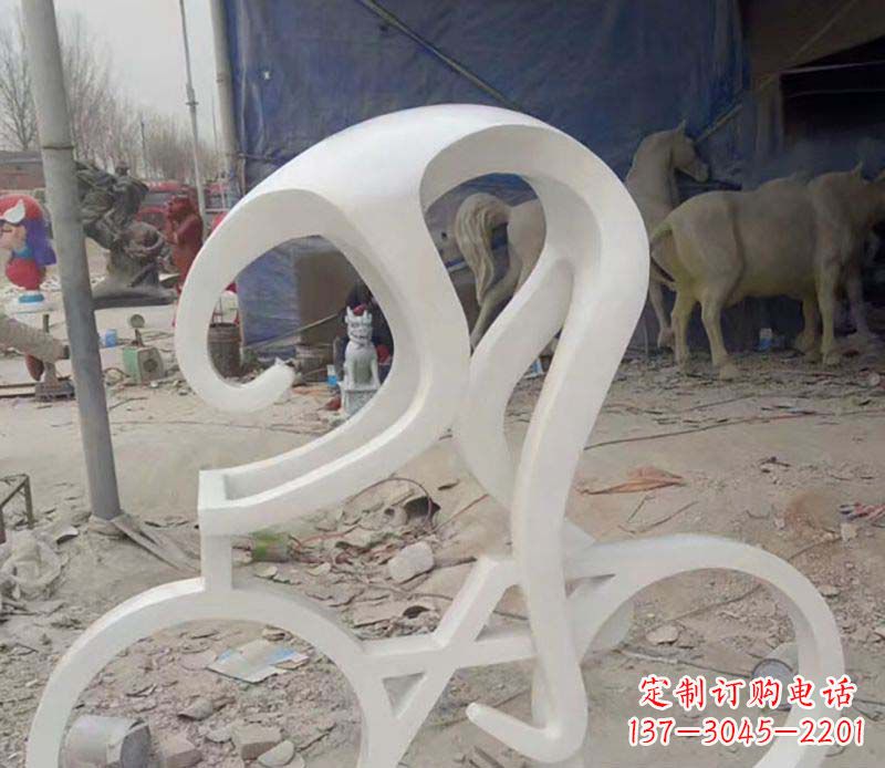 安阳不锈钢骑自行车公园景观雕塑