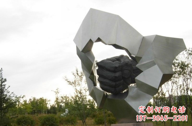 安阳不锈钢拳头雕塑222