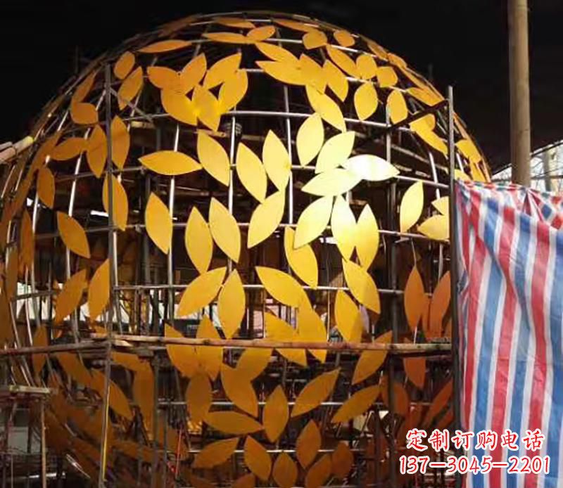 安阳不锈钢树叶镂空球景观雕塑