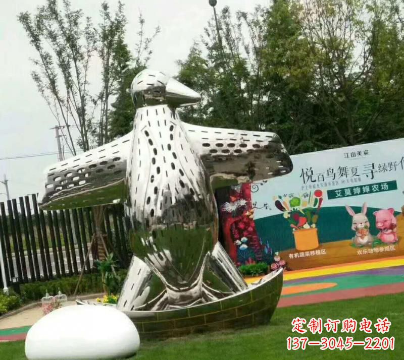 安阳不锈钢现代动物企鹅雕塑