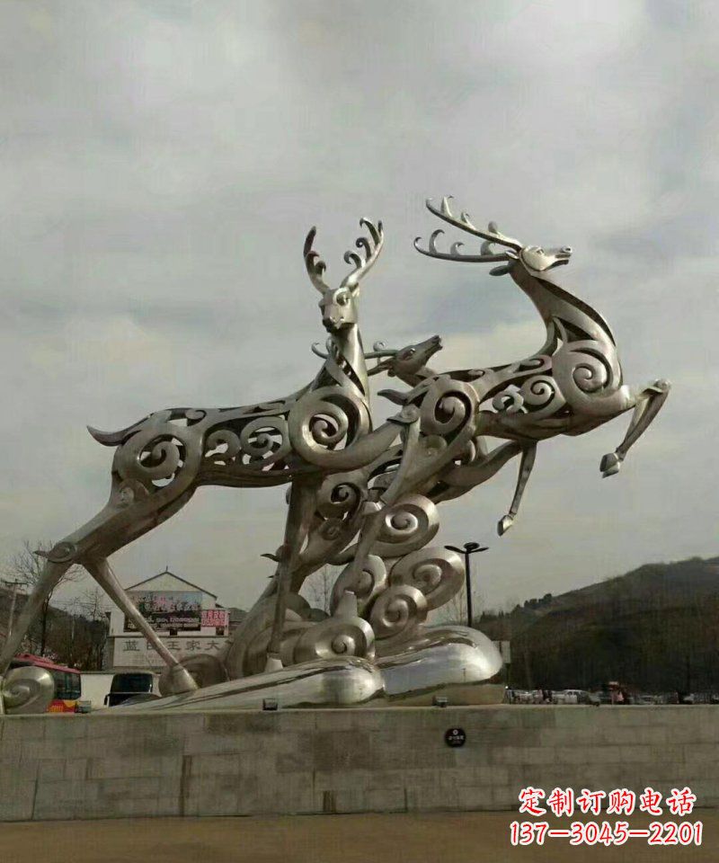 安阳不锈钢祥云梅花鹿广场雕塑