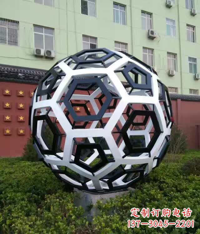安阳不锈钢足球雕塑缔造校园新风貌