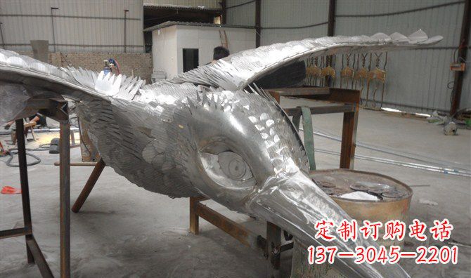 安阳不锈钢雄鹰展翅老鹰动物雕塑