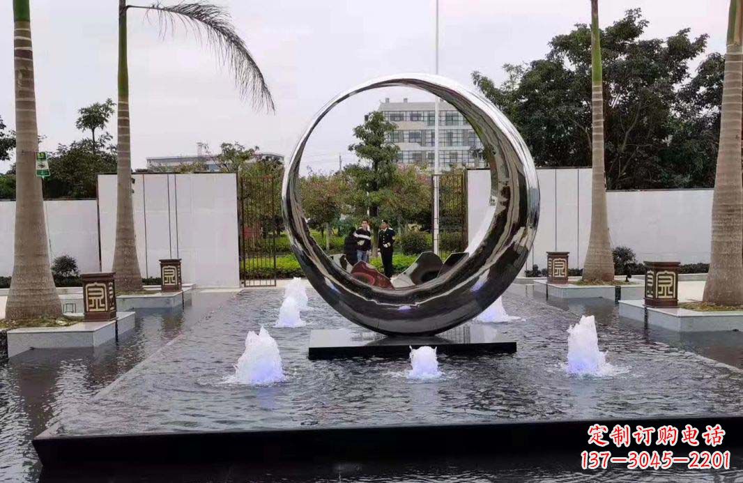 安阳不锈钢圆环景观喷泉雕塑