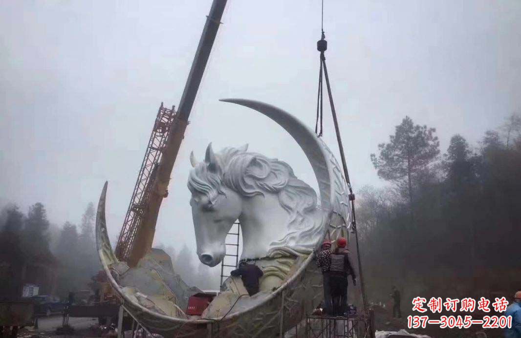 安阳不锈钢月亮和马雕塑