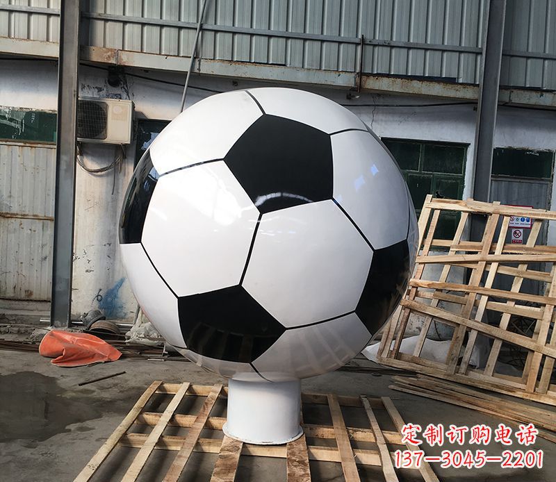 安阳不锈钢足球广场景观雕塑