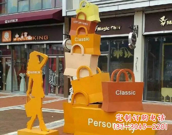 安阳步行街不锈钢购物袋和抽象人物雕塑