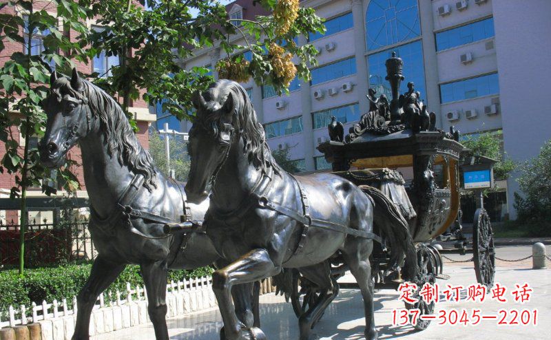 安阳马车雕塑西方步行街的瑰宝