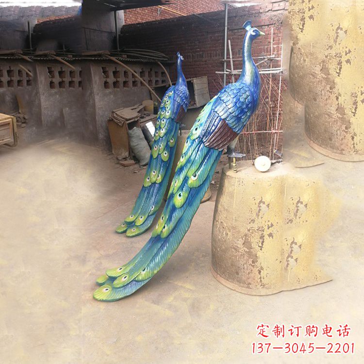 安阳彩绘孔雀铜雕塑