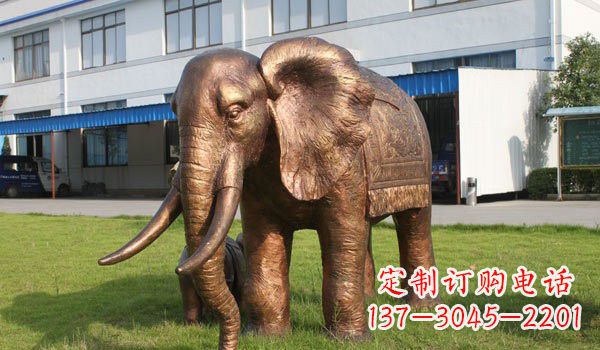 安阳草地大象铜雕
