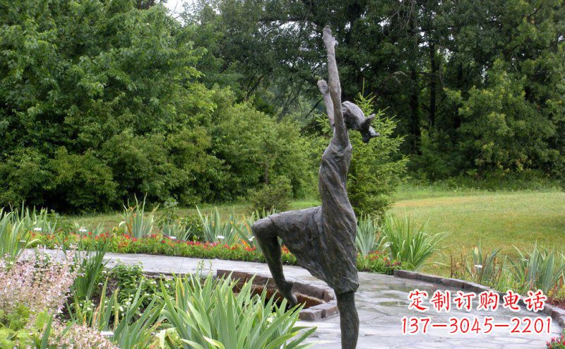 安阳唱歌跳舞的女孩人物公园铜雕