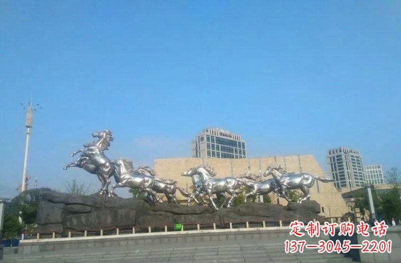 安阳城市不锈钢奔跑的马群雕塑