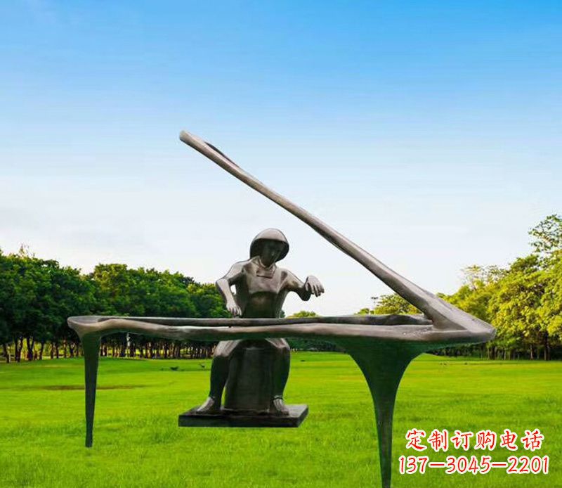 安阳抽象弹钢琴的人物铜雕2