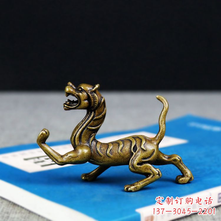 安阳纯铜铸造白虎雕塑