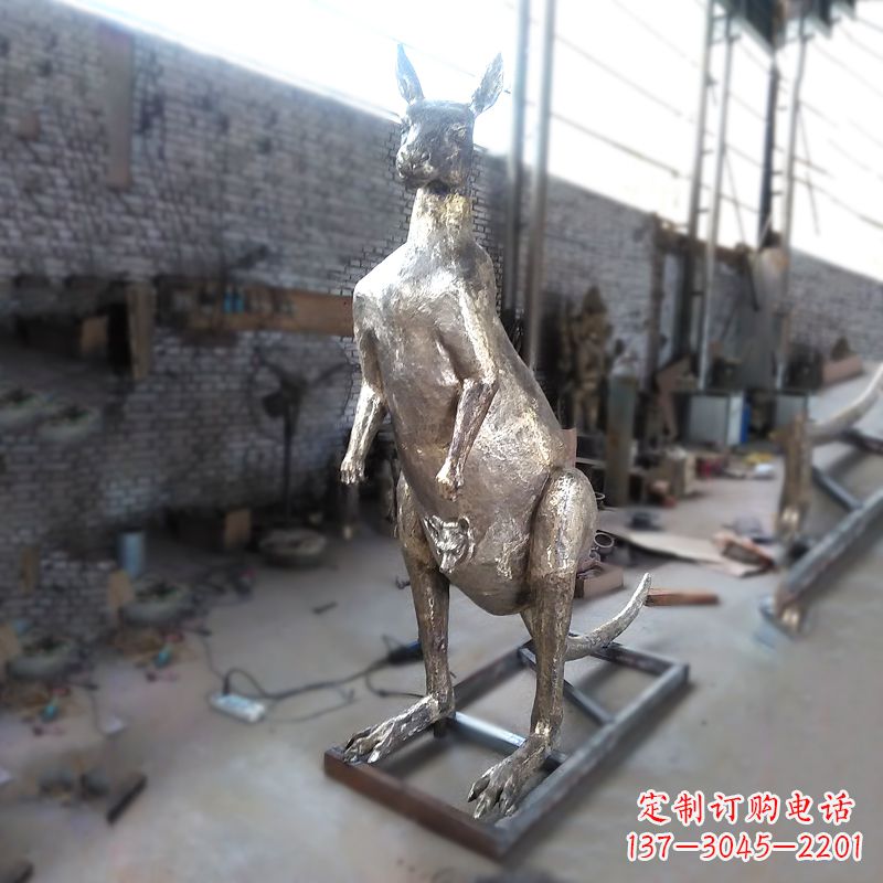 安阳纯铜铸造袋鼠雕塑