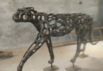 安阳珍贵的豹雕塑——金钱豹公园的标志