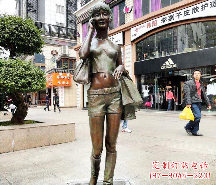 安阳打电话逛街的女孩铜雕