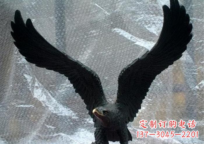 安阳大鹏展翅玻璃钢老鹰雕塑