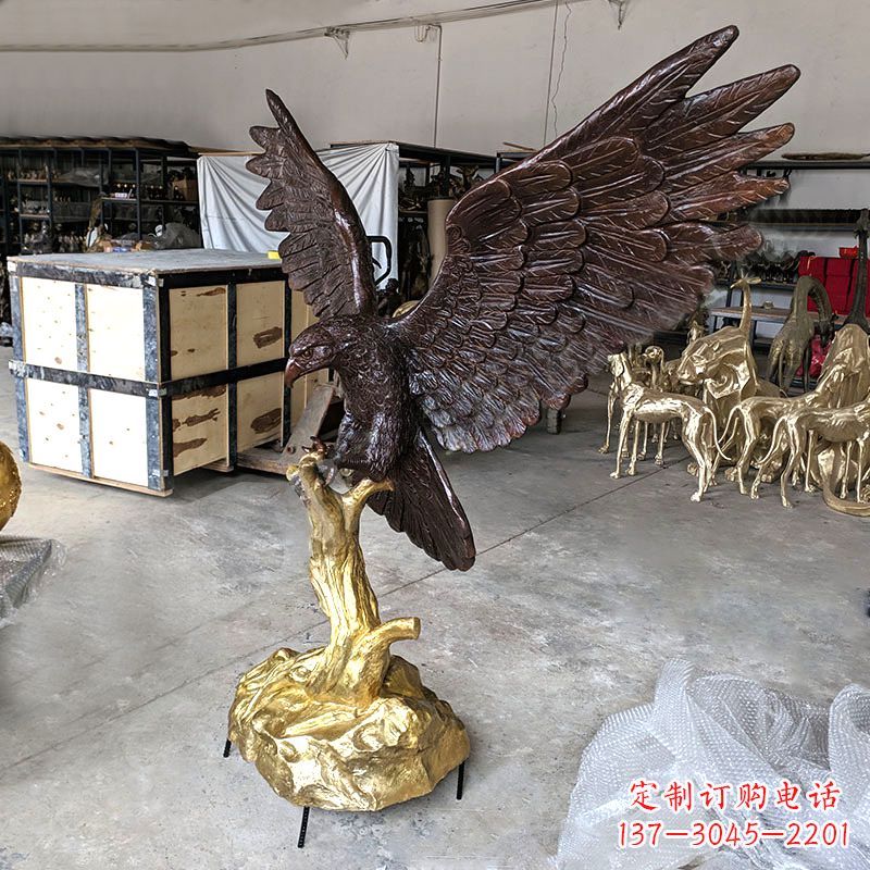 安阳大鹏展翅老鹰铜雕