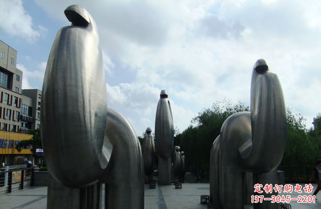 安阳大型不锈钢抽象骆驼雕塑