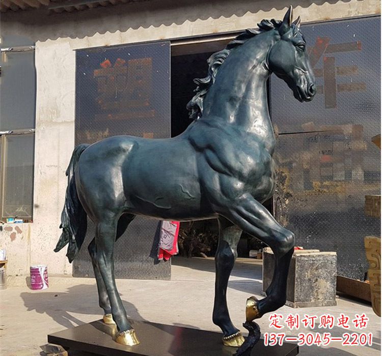 安阳大型公园铸铜马雕塑