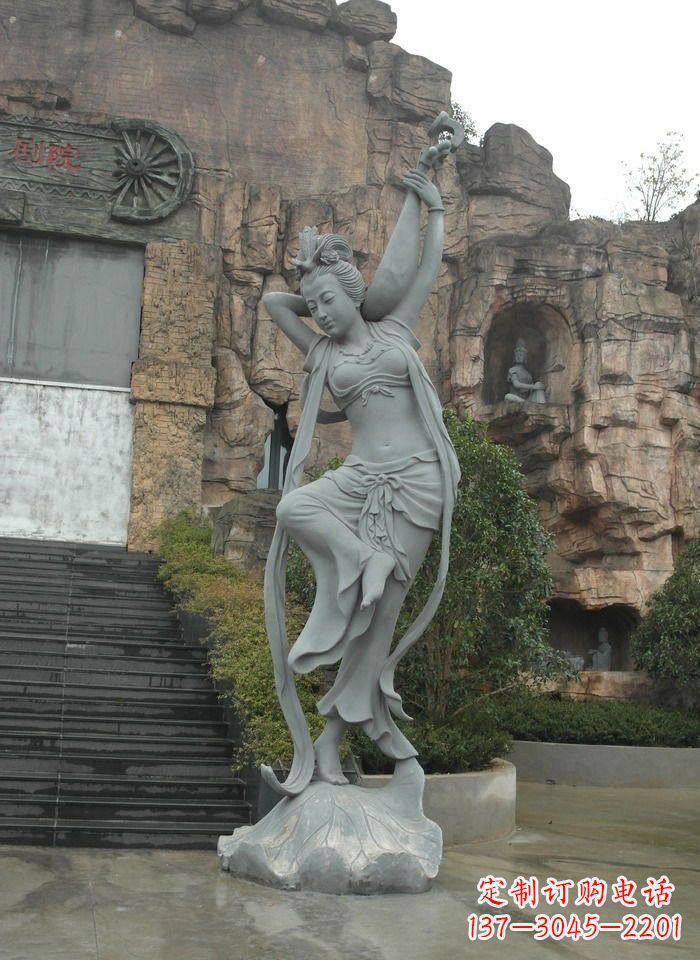 安阳弹琵琶的飞天人物石雕