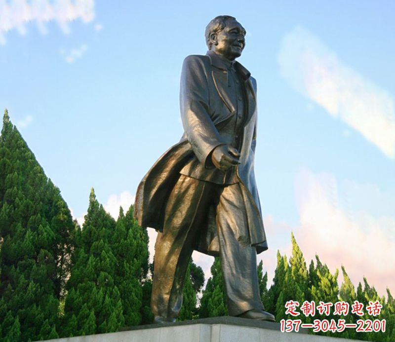 安阳邓小平广场伟人铜雕