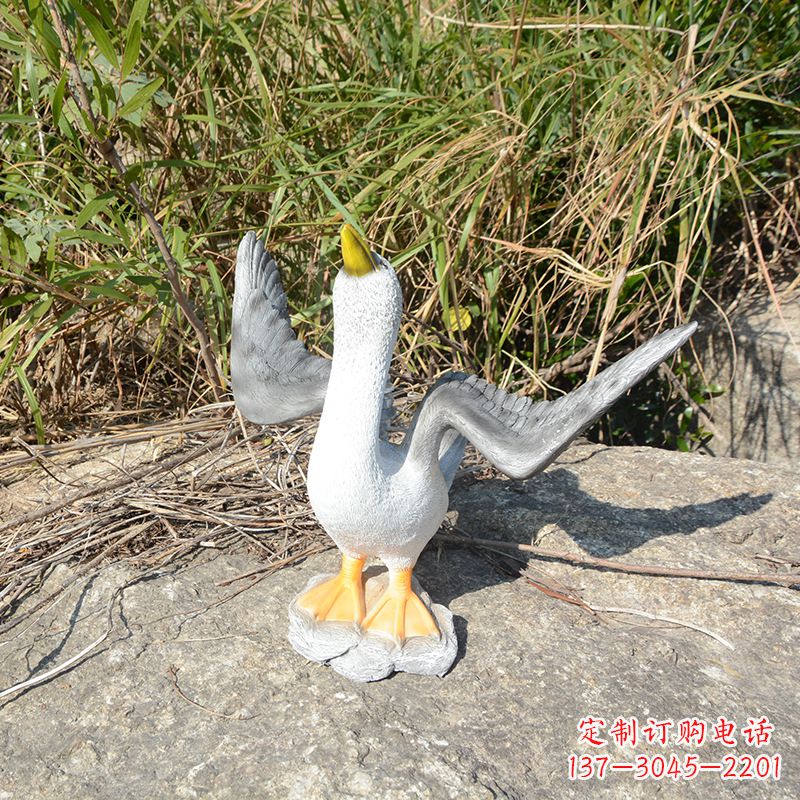 安阳雕塑少女与和平鸽
