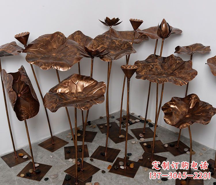 安阳锻铜荷花景观雕塑