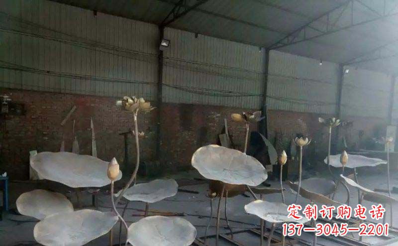 安阳锻铜荷叶荷花广场景观铜雕