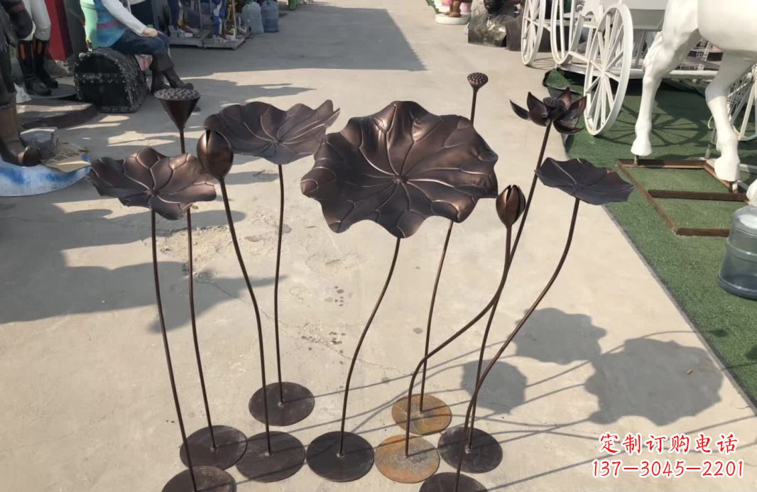 安阳锻铜园林荷花铜雕塑 